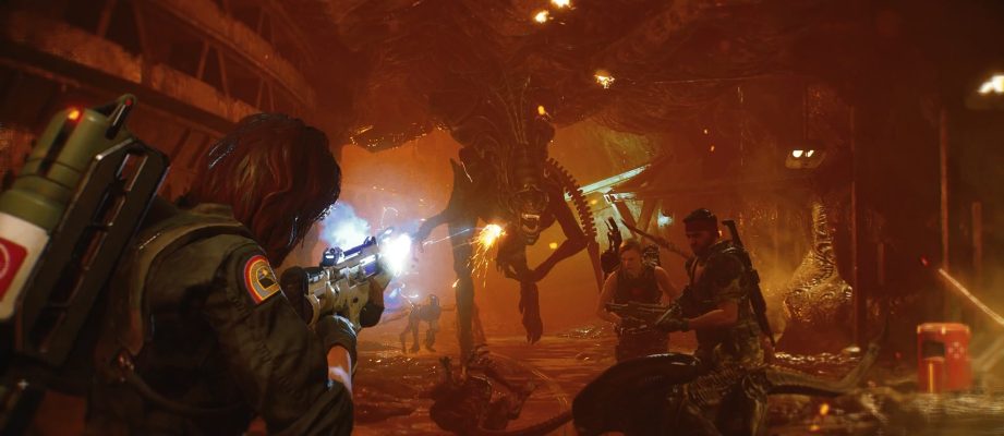 Alien Fireteam Elite player attacking alien