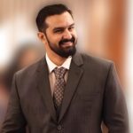 khizar mundia writer